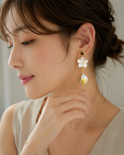 (限定イベント価格）Natural Shell * Pulmeria Earring