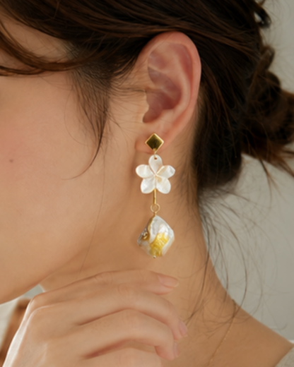 (限定イベント価格）Natural Shell * Pulmeria Earring